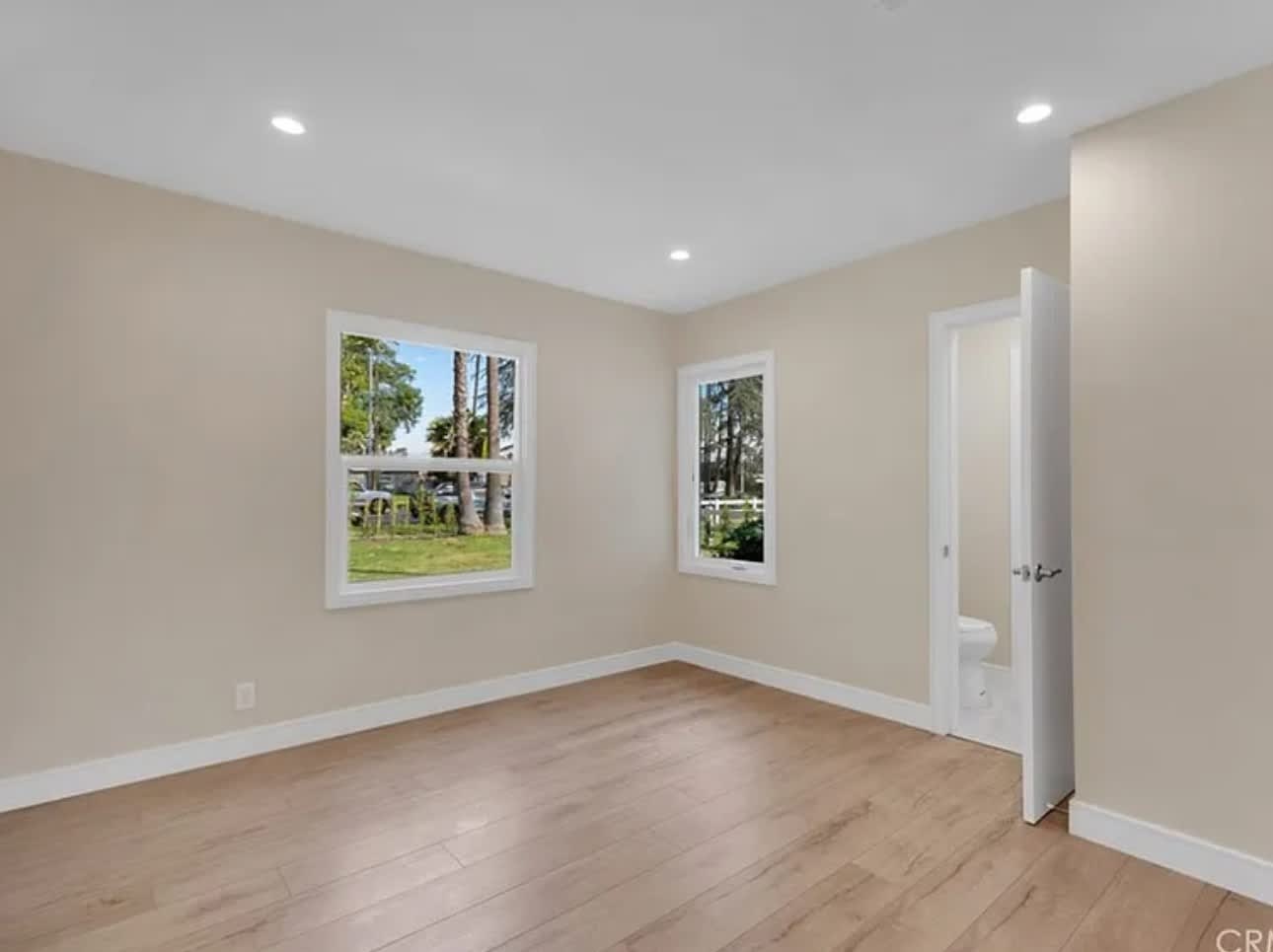 17024 Sherman Way – photo 4