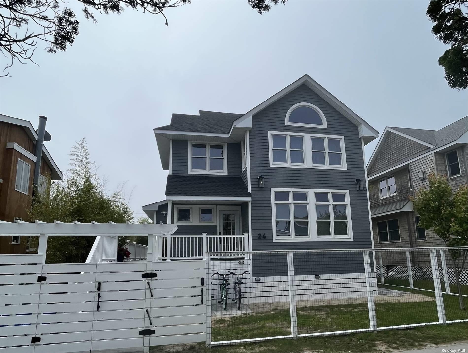 24 Bungalow Walk – photo 1