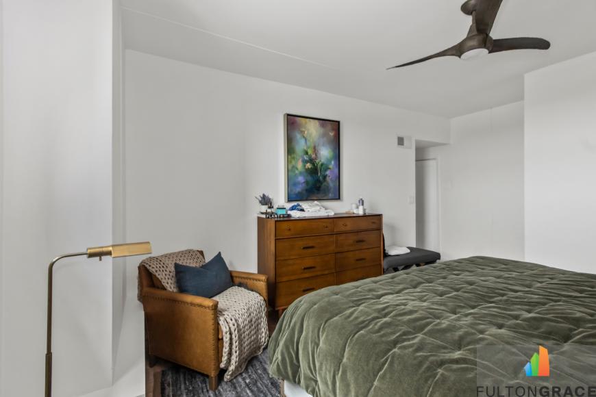 2100 N Lincoln Park W – photo 4