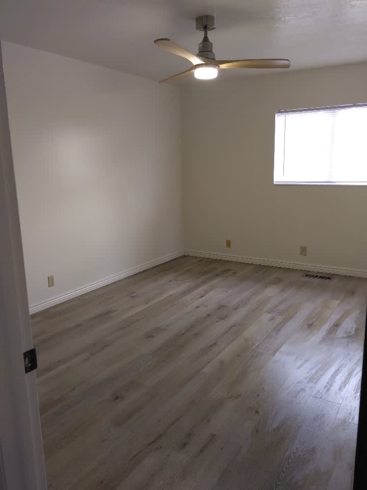 251 South Valley Drive – photo 5