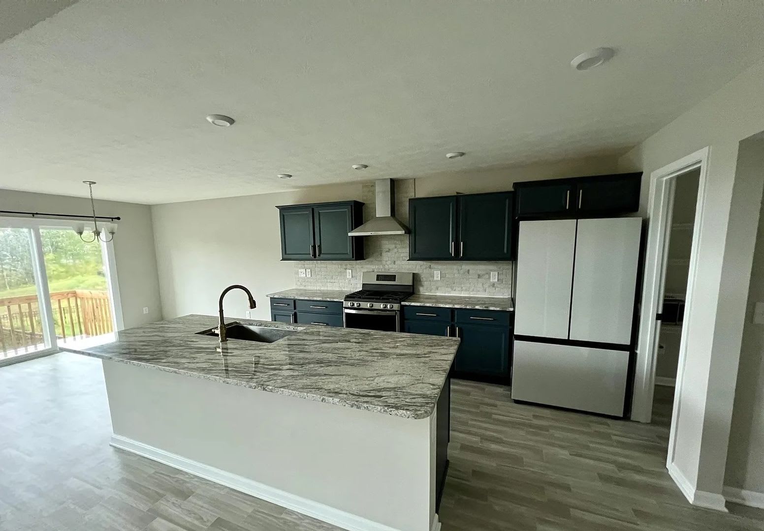 Premium East Louisville Living: 4-Bedroom 3 Bathooms – photo 4