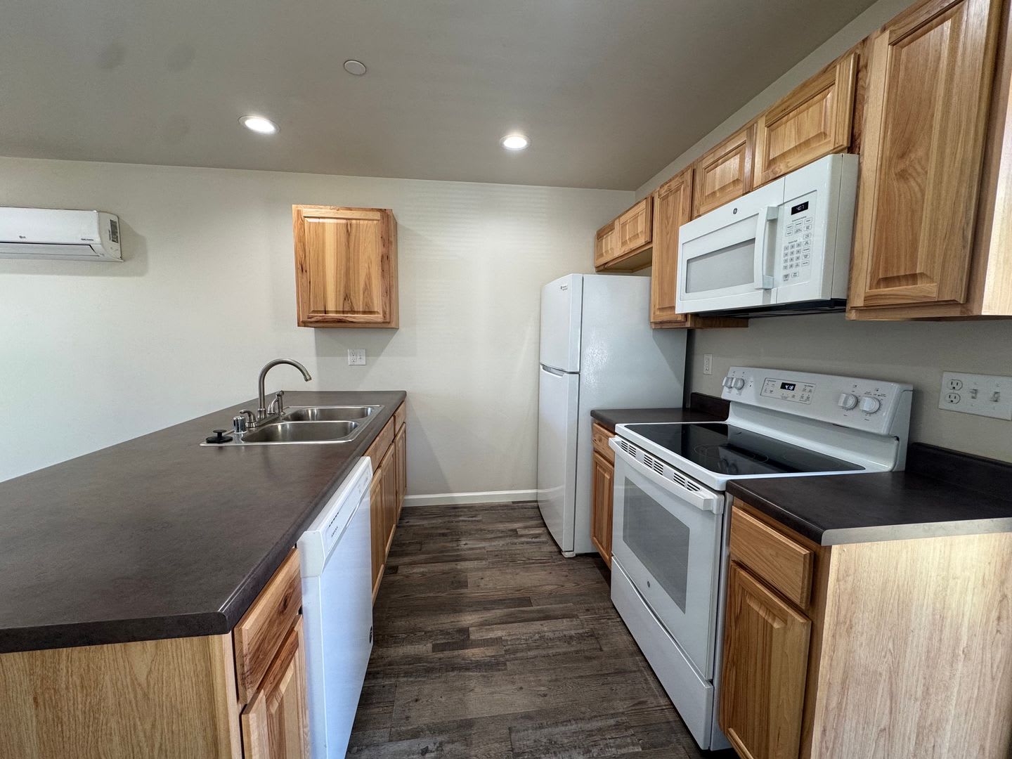 1742 Anderson Ave – photo 3