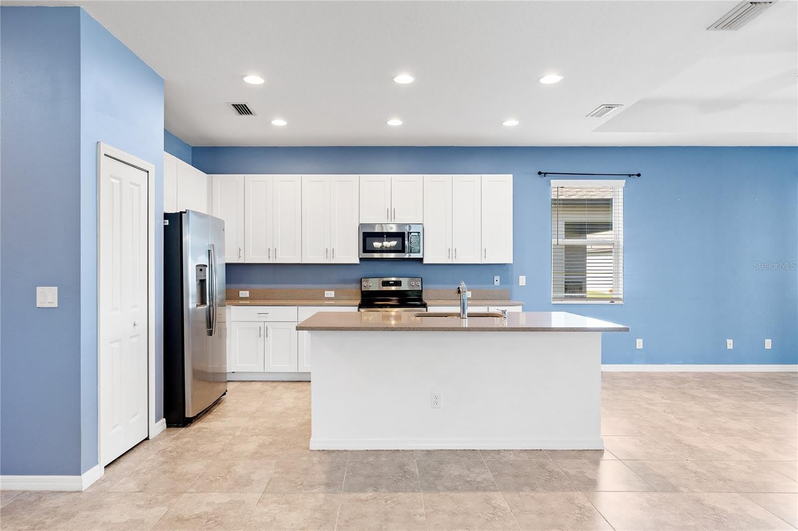8561 WHISPERING Street – photo 5