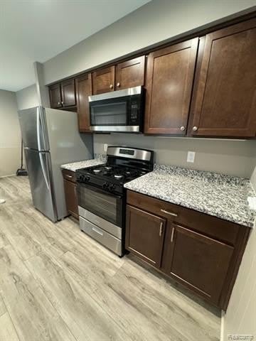 36411 ROYCROFT Street – photo 2