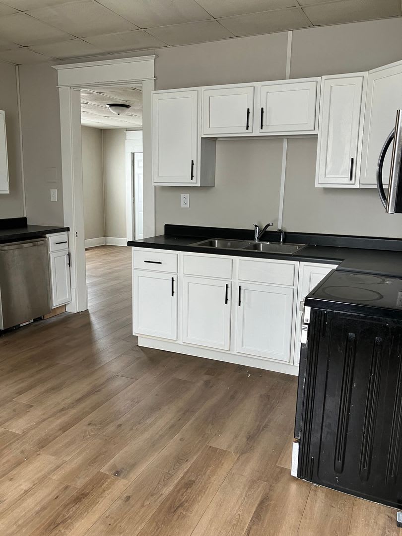 624 2nd Ave – photo 2