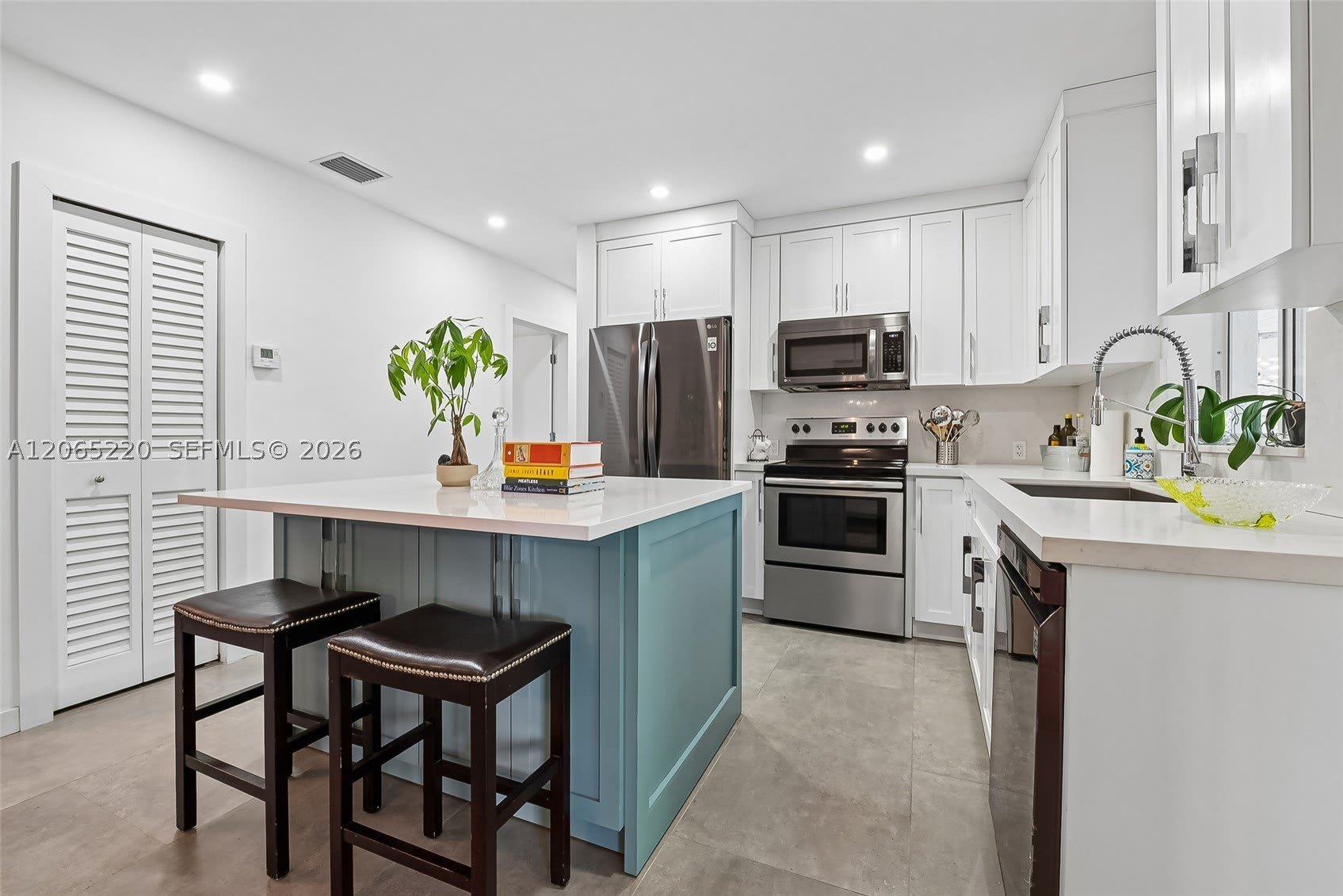 7450 SW 36th St – photo 5