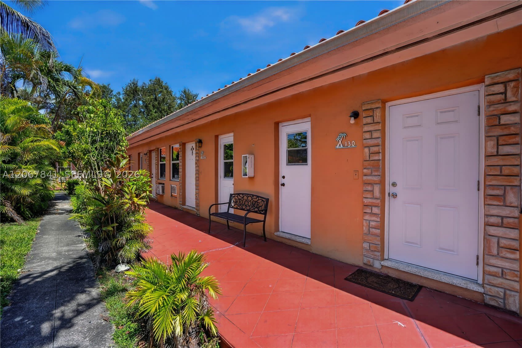 140 SW 30th Ct – photo 2