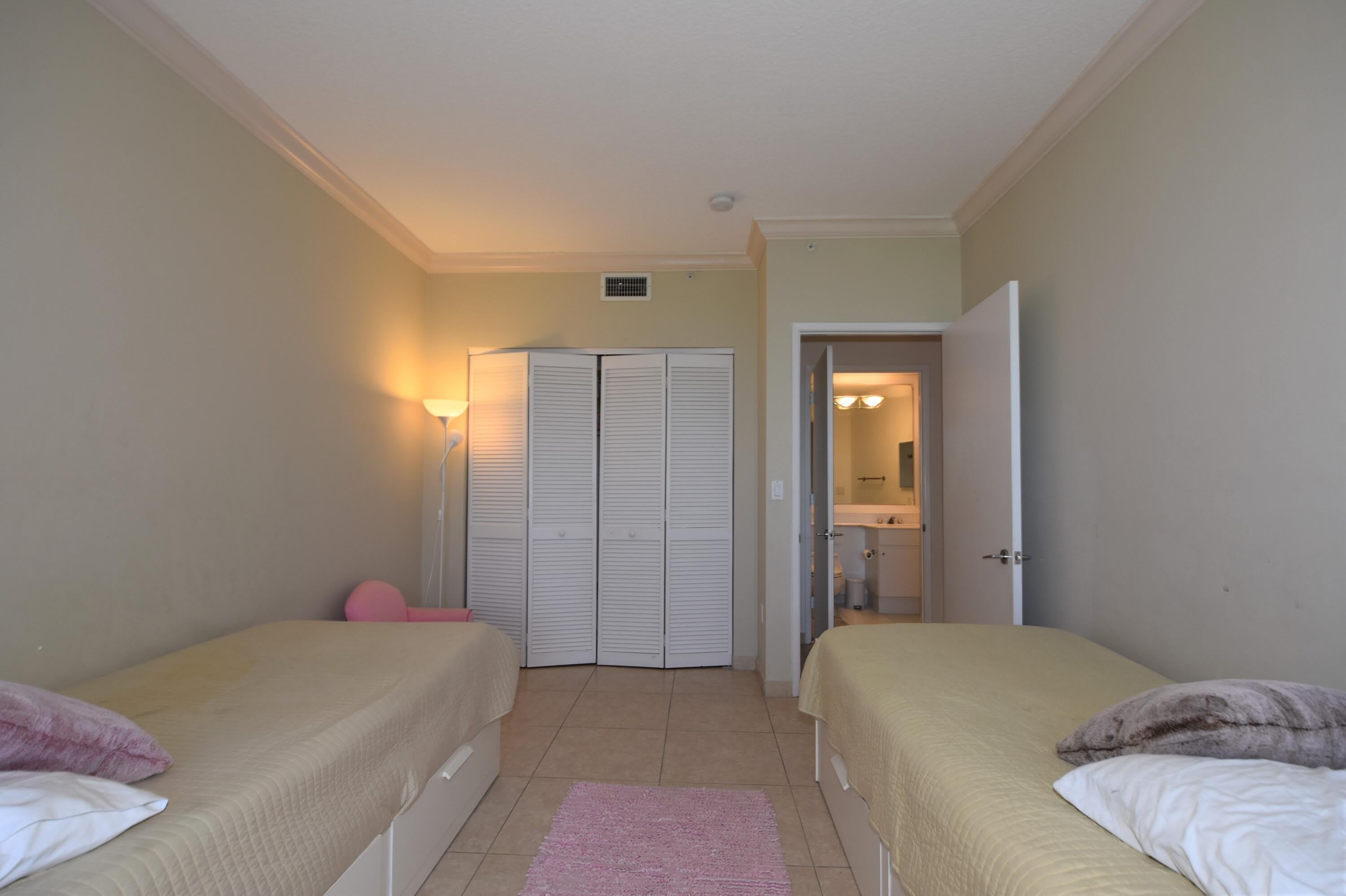 707 CRANDON Boulevard – photo 5