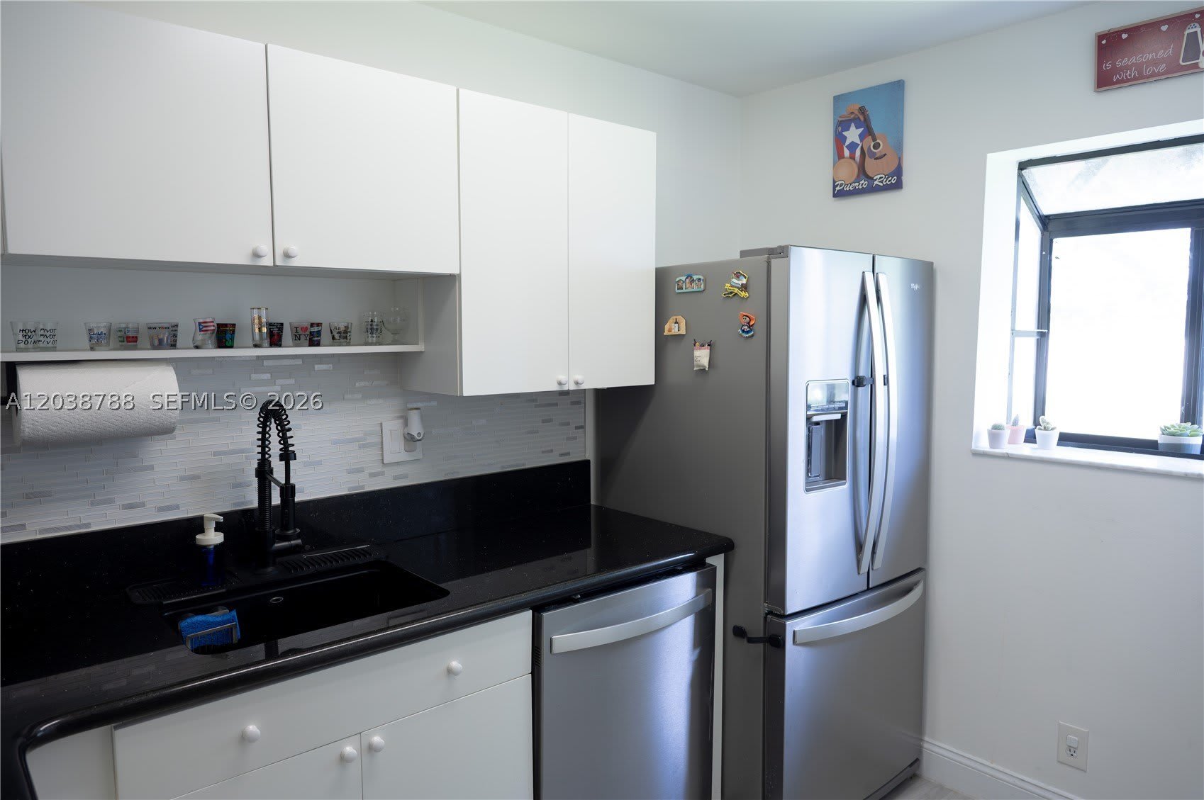 508 Gardens Dr – photo 2