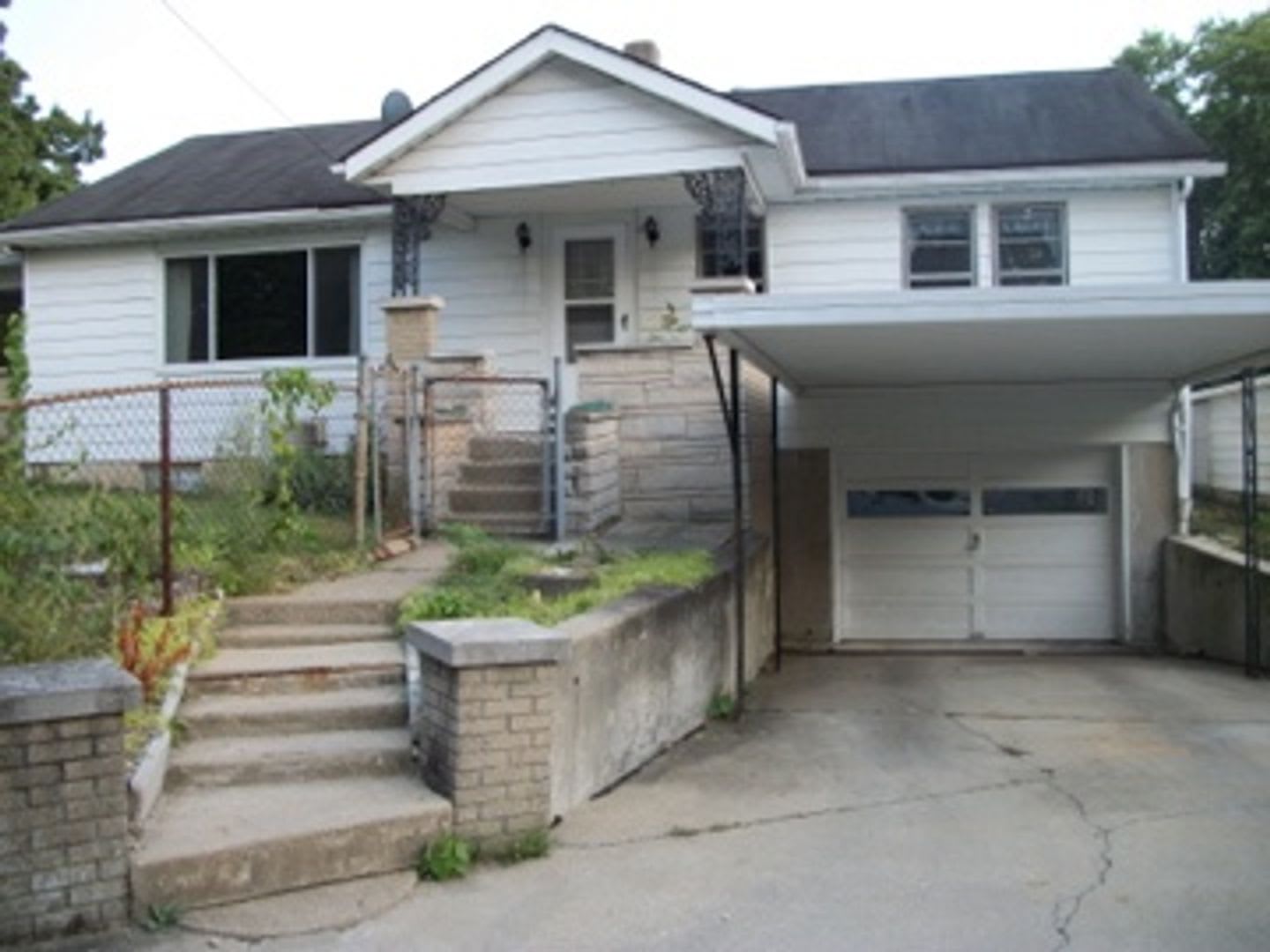 3 bed/1 bath home near Upland Brewery avail. August 1st! – photo 2