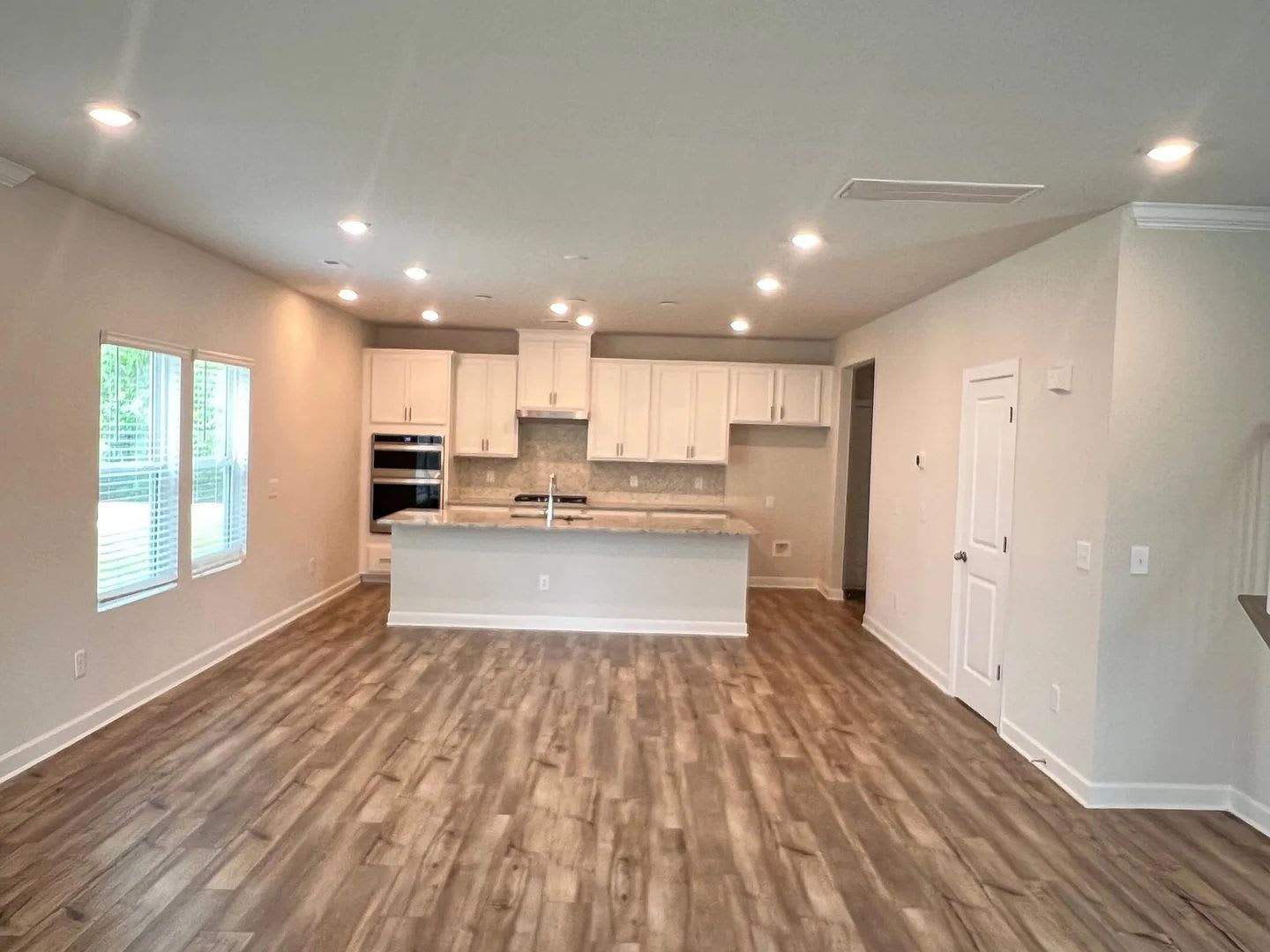 Rooms in 4 Bedroom Home at Laughing Gull Dr – photo 4