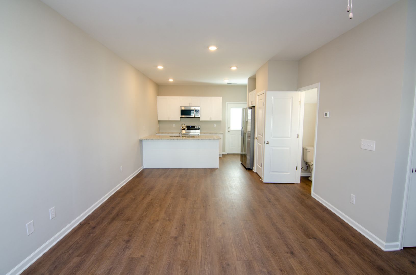 North Columbia Rental – photo 2