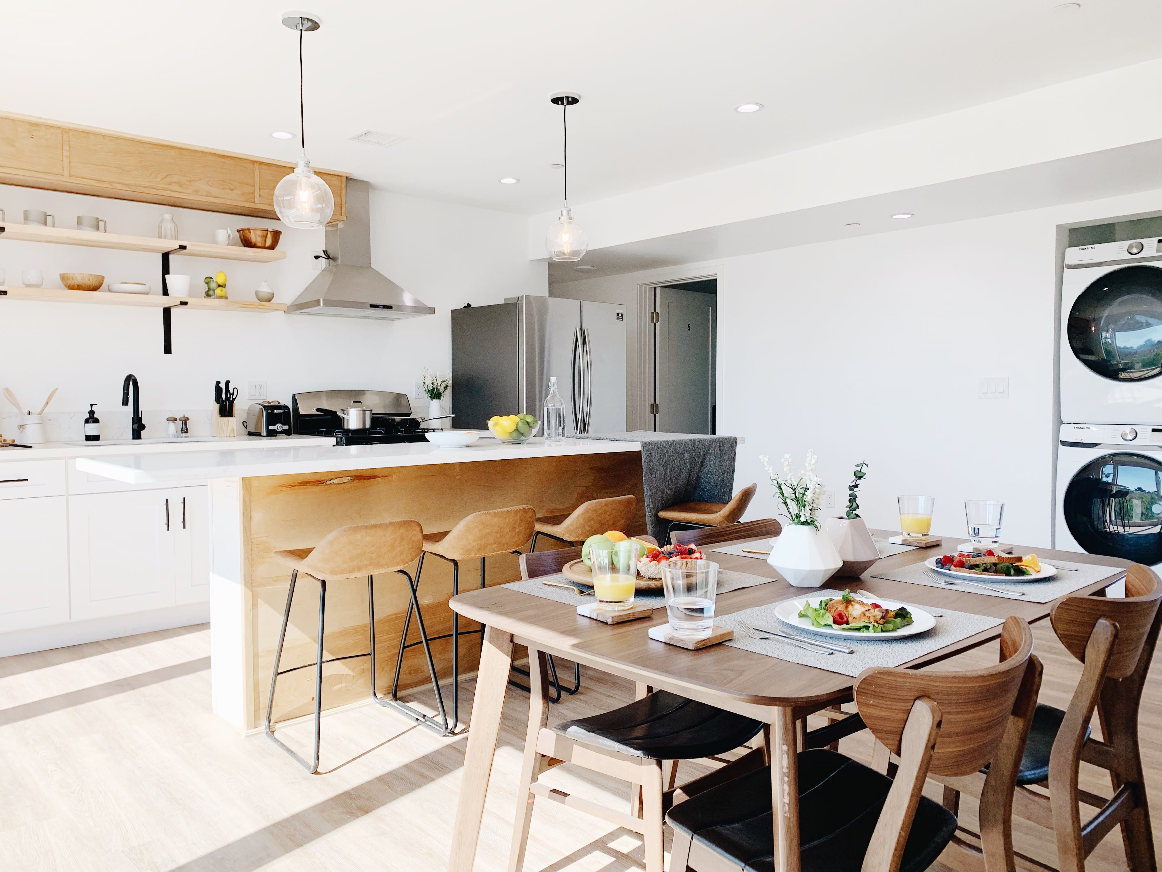 1607 W 35th Place – photo 1