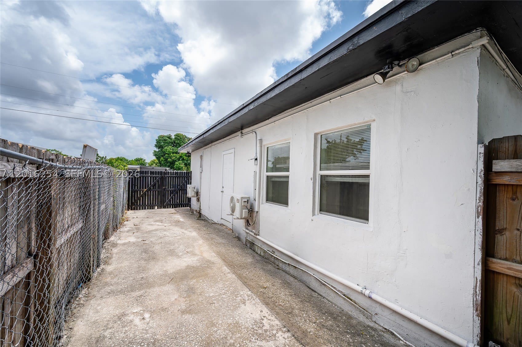 9050 NW 31st Ave – photo 5