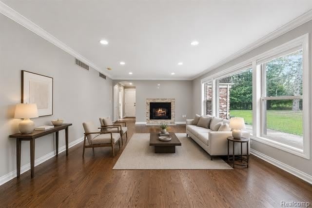 1592 Lone Pine Road – photo 4