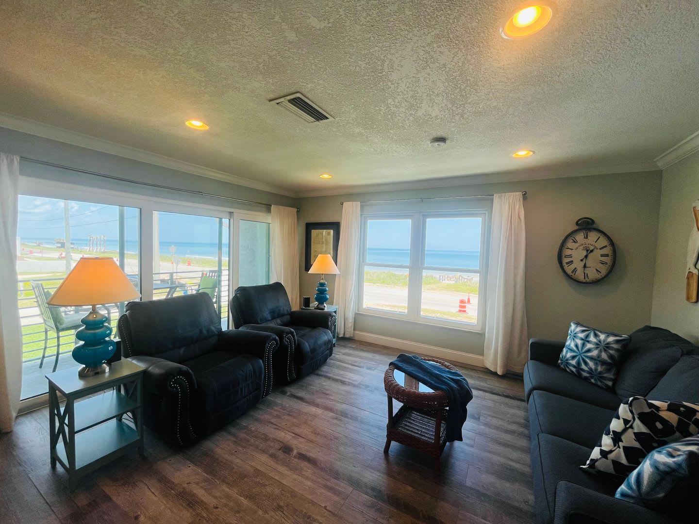 Beautiful Condo with Ocean Views – photo 3