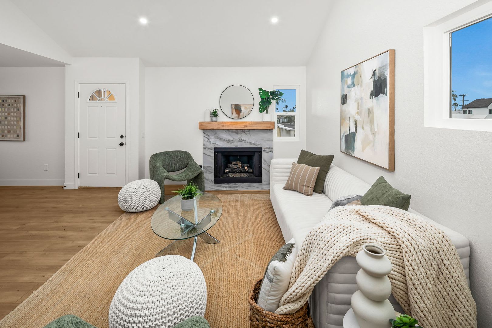 Top-Floor Coastal Retreat — Fully Remodeled, Steps from the Sand – photo 2
