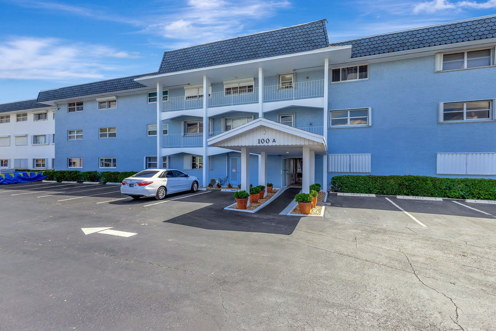 100 Shore Court – photo 2