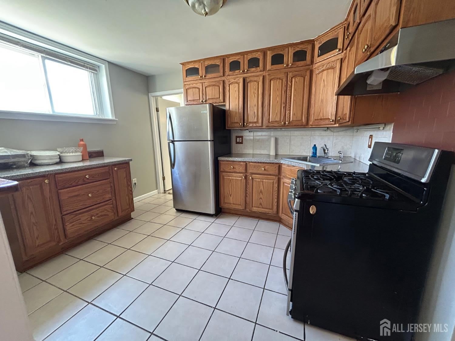 205 College Drive – photo 2