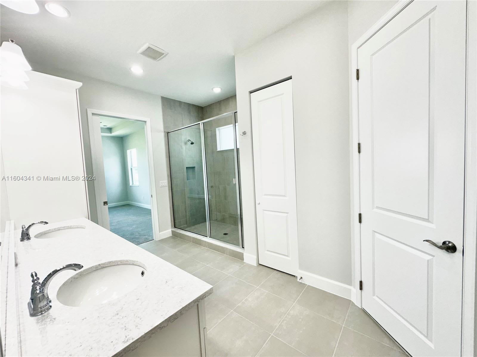 5461 Empire Drive – photo 5