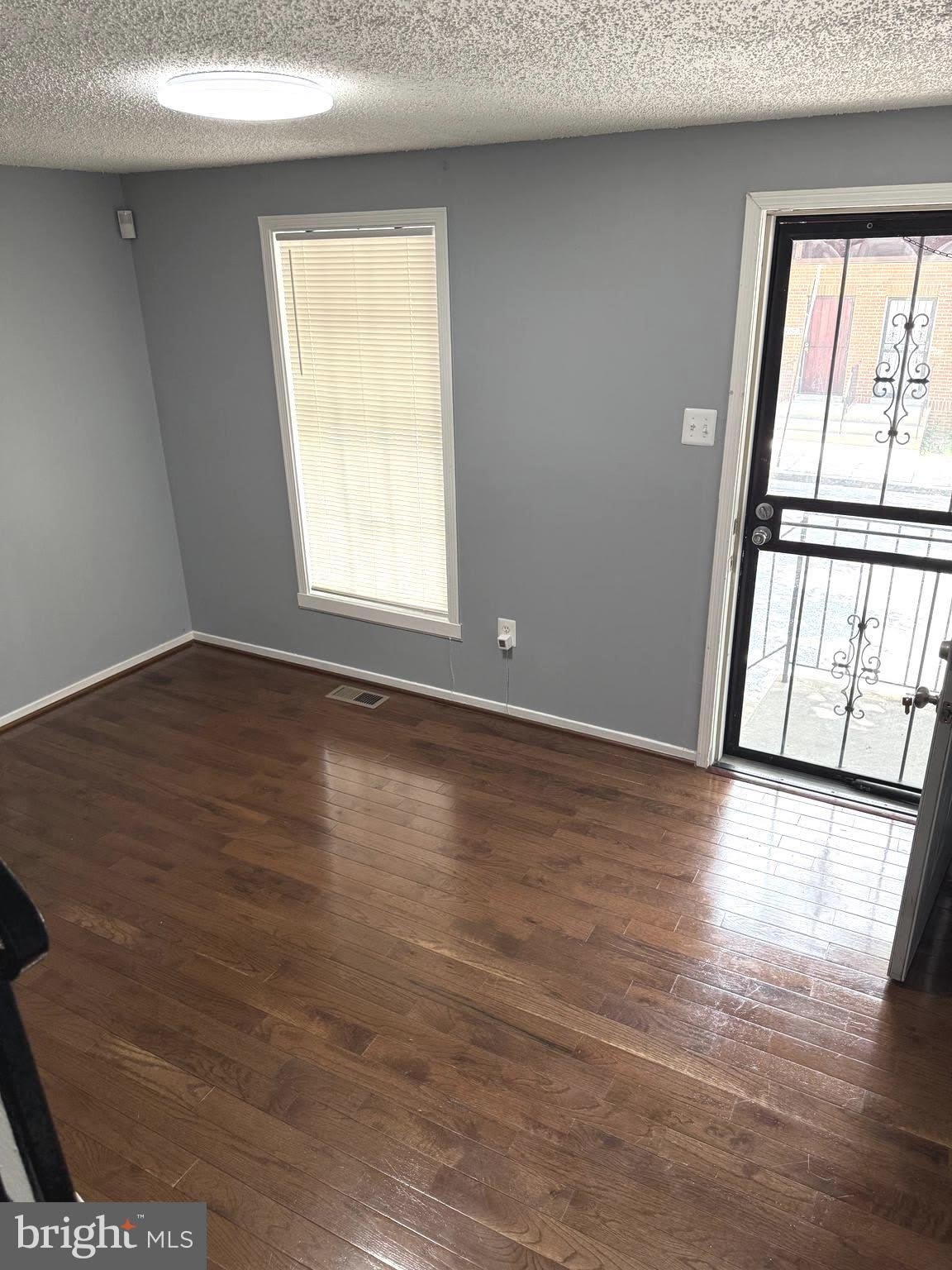 1754 ABBOTSTON Street – photo 4