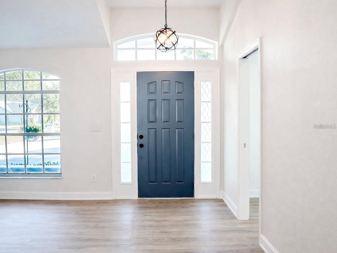 10711 LAKE HILL Drive – photo 3