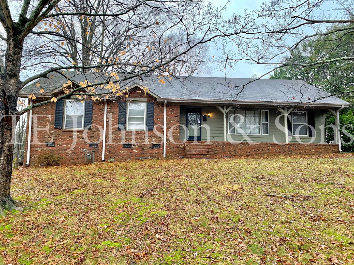Spacious One Level Home with Den, Granite Kitchen Island, and 2 Car Carport – photo 1