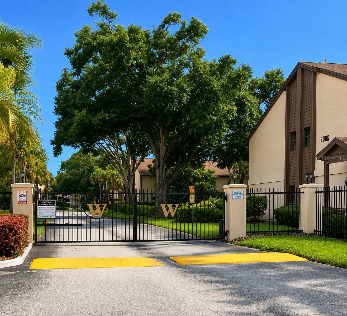 3236 S SEMORAN Boulevard – photo 2