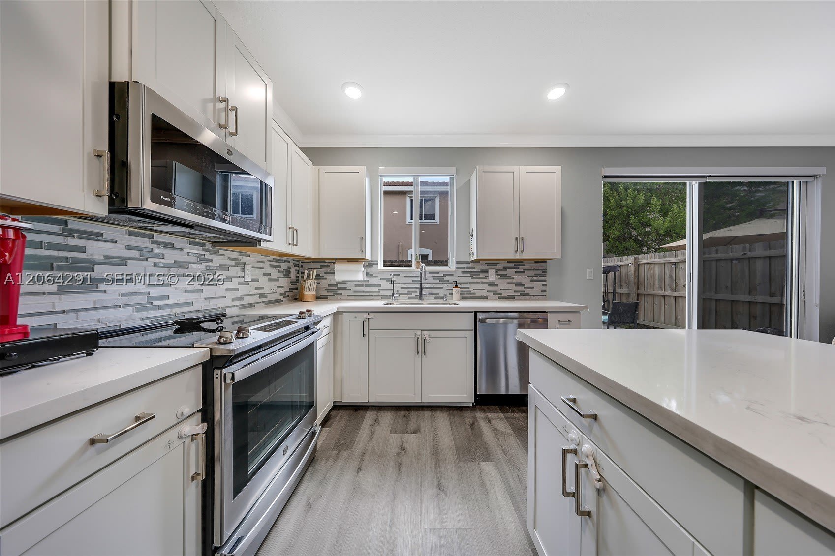 1079 SE 23rd Ter – photo 4