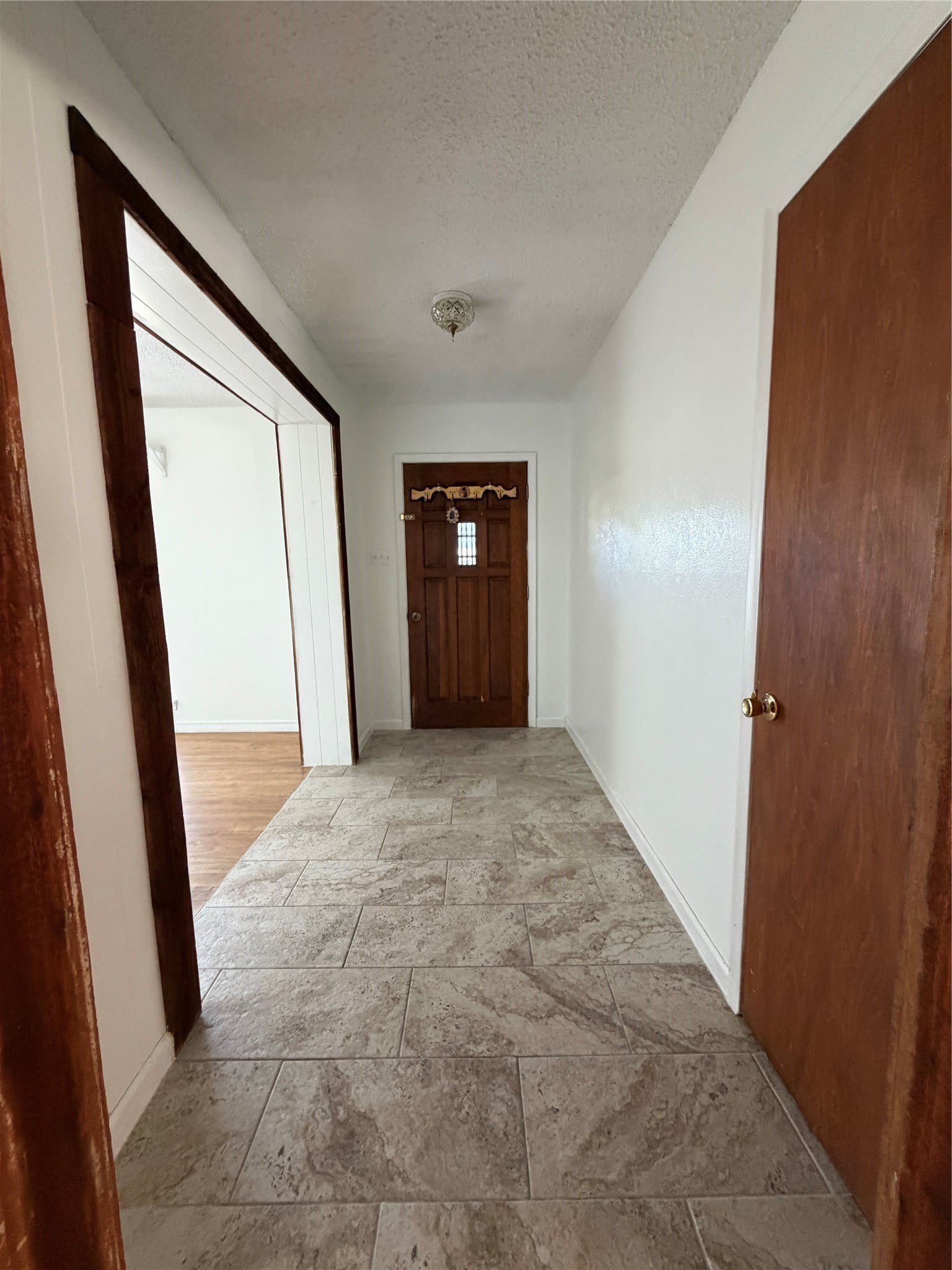 2406 W Broadview Street – photo 3