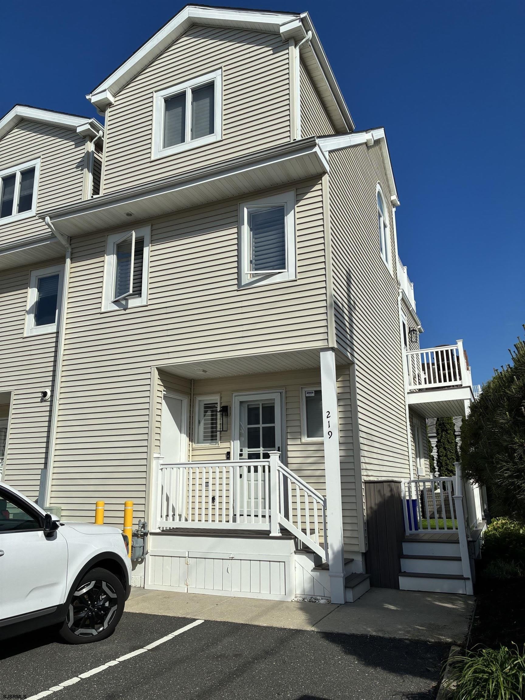 219 N 36 Ave – photo 1