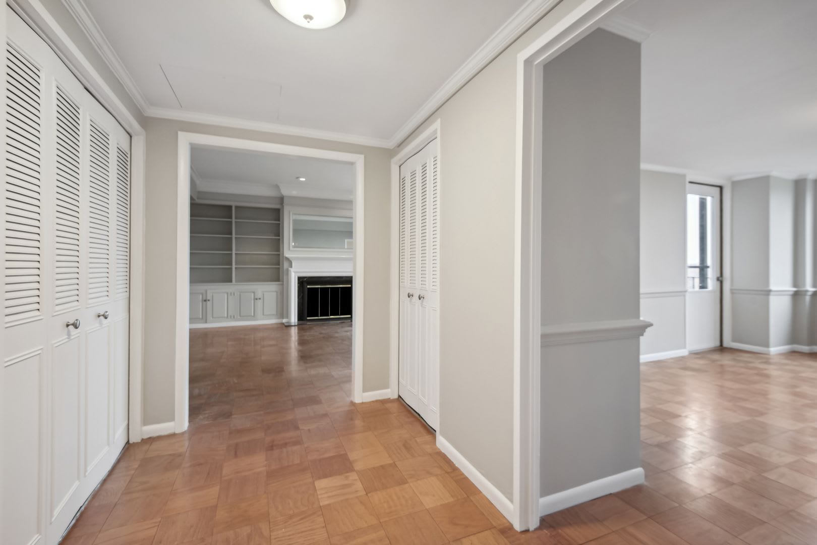 Fabulous Penthouse Apartment in N. Bethesda with Parking and All Utilities Included – photo 4