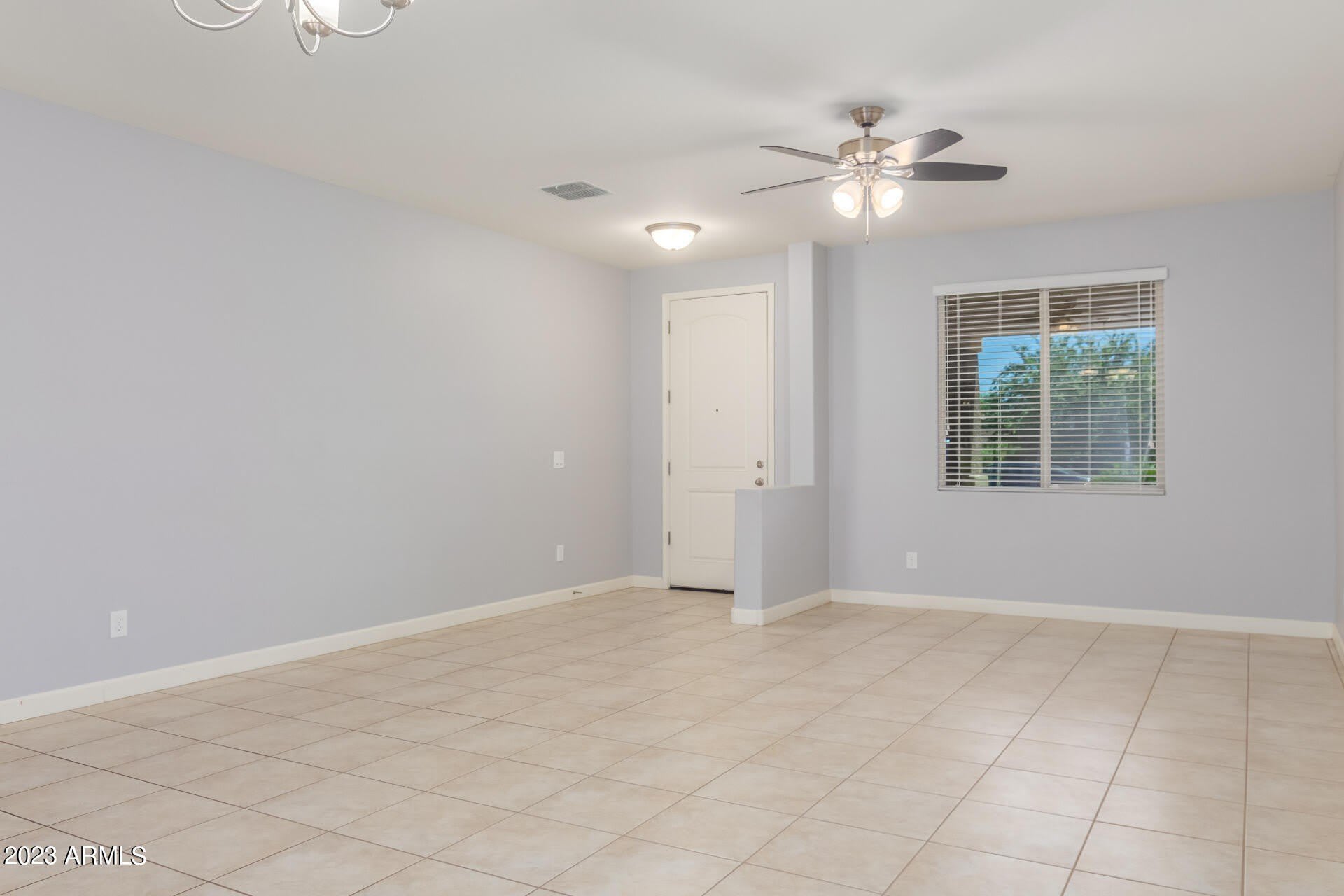 17186 W Lisbon Lane – photo 3