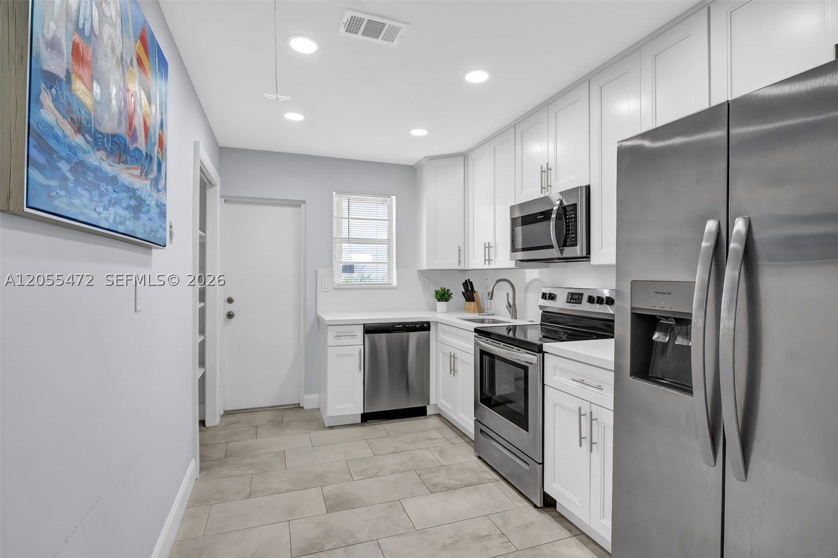 2160 NE 56th St – photo 1