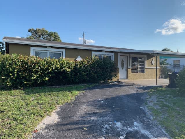2720 Northwest 25th Street – photo 1