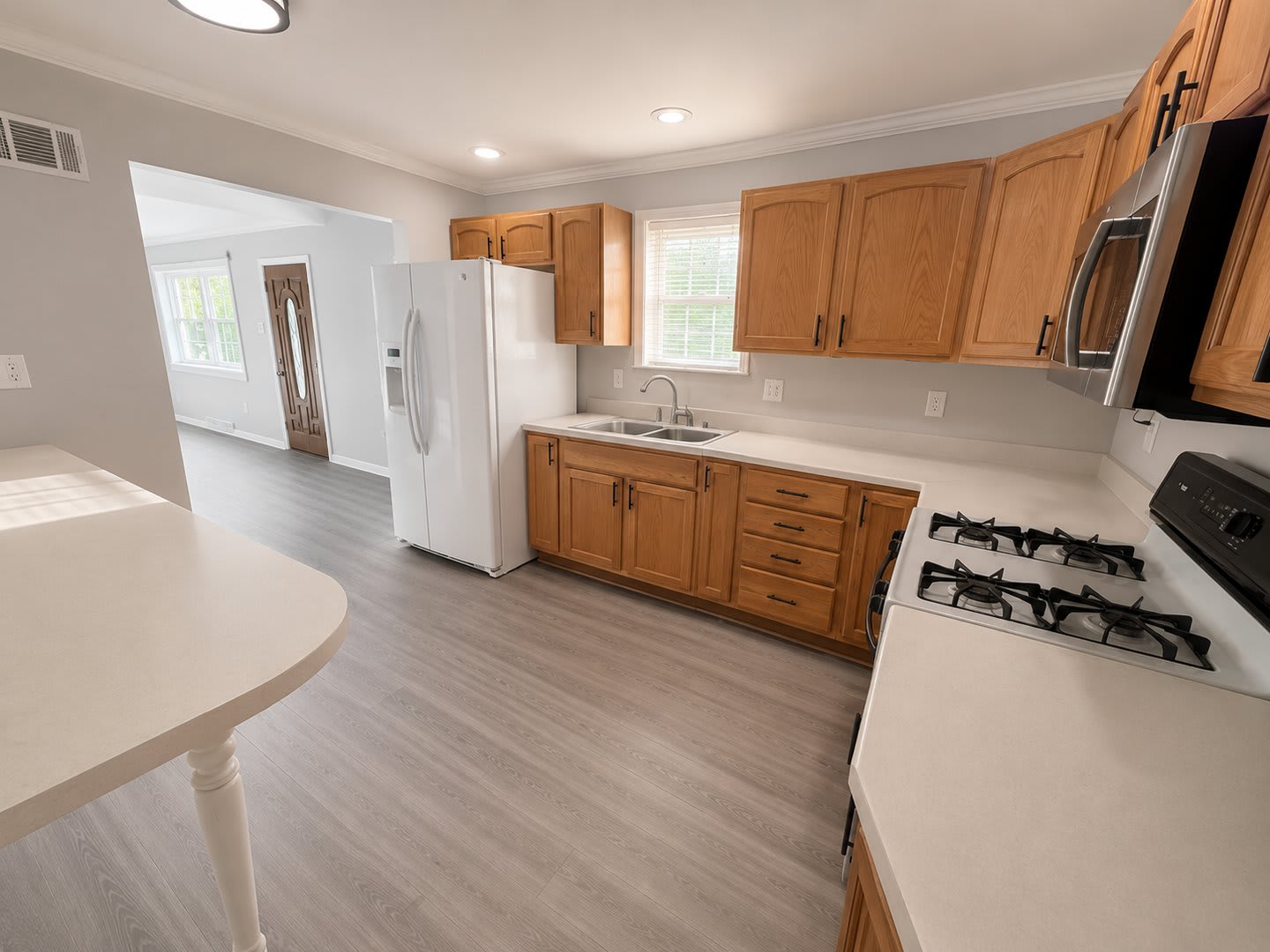 Renovated 2 Bed Finished Basement 1 5 Bath Half Off Deposit All Housing Vouchers Welcome – photo 4