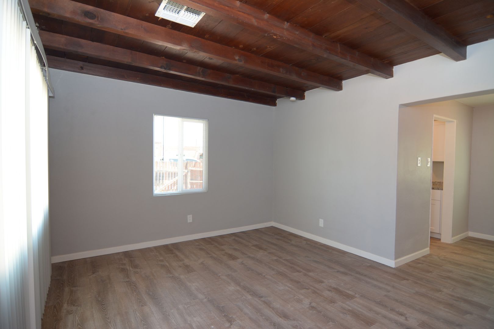 Remodeled 1 Bedroom 1 Bath Duplex! Central Tucson Location! – photo 3