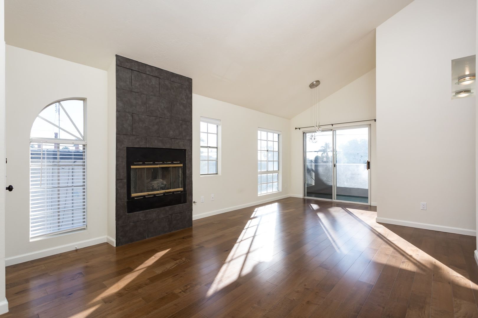 Updated Condo in University Heights – photo 2