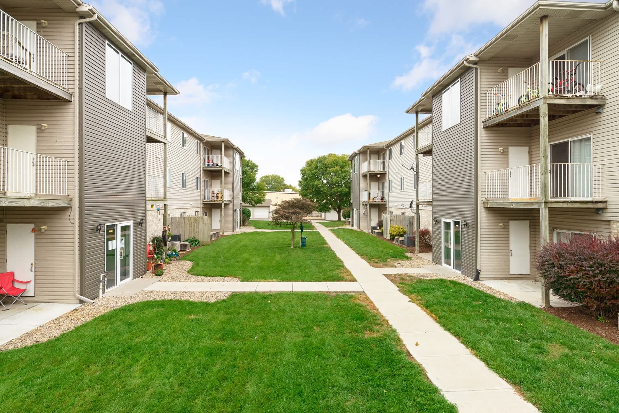 Cambridge Apartments – photo 2