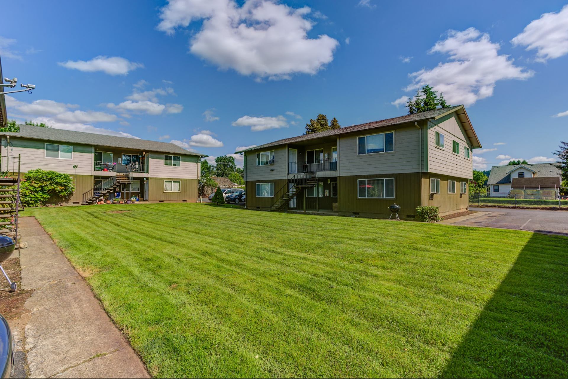 Broadway Apartments – photo 2