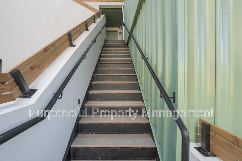 934 Hangar Drive 6 – photo 5