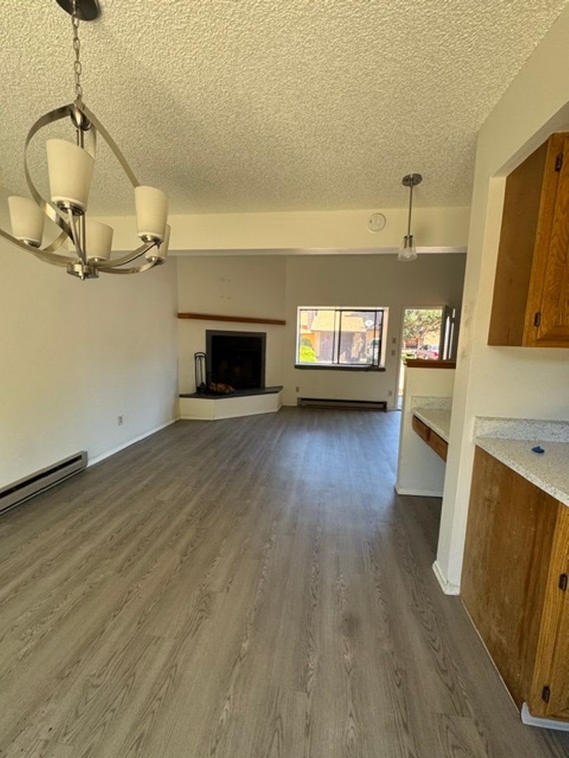 2 Bedroom Townhome with a Fireplace – photo 5