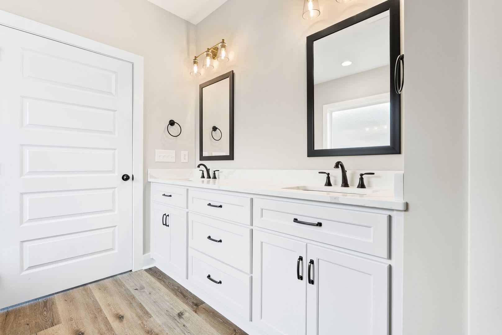 Available now. Brand new construction. 4Br, 3.5 Ba open concept home – photo 5