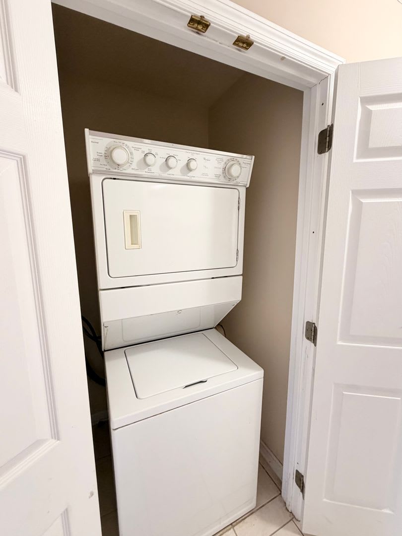 2 Bed/2.5 Bath at Donahue Crossing Available! – photo 3