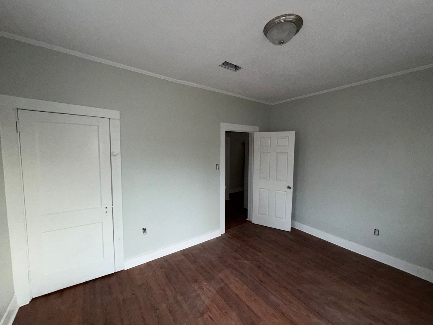 5 bedrooms 2 baths – photo 4