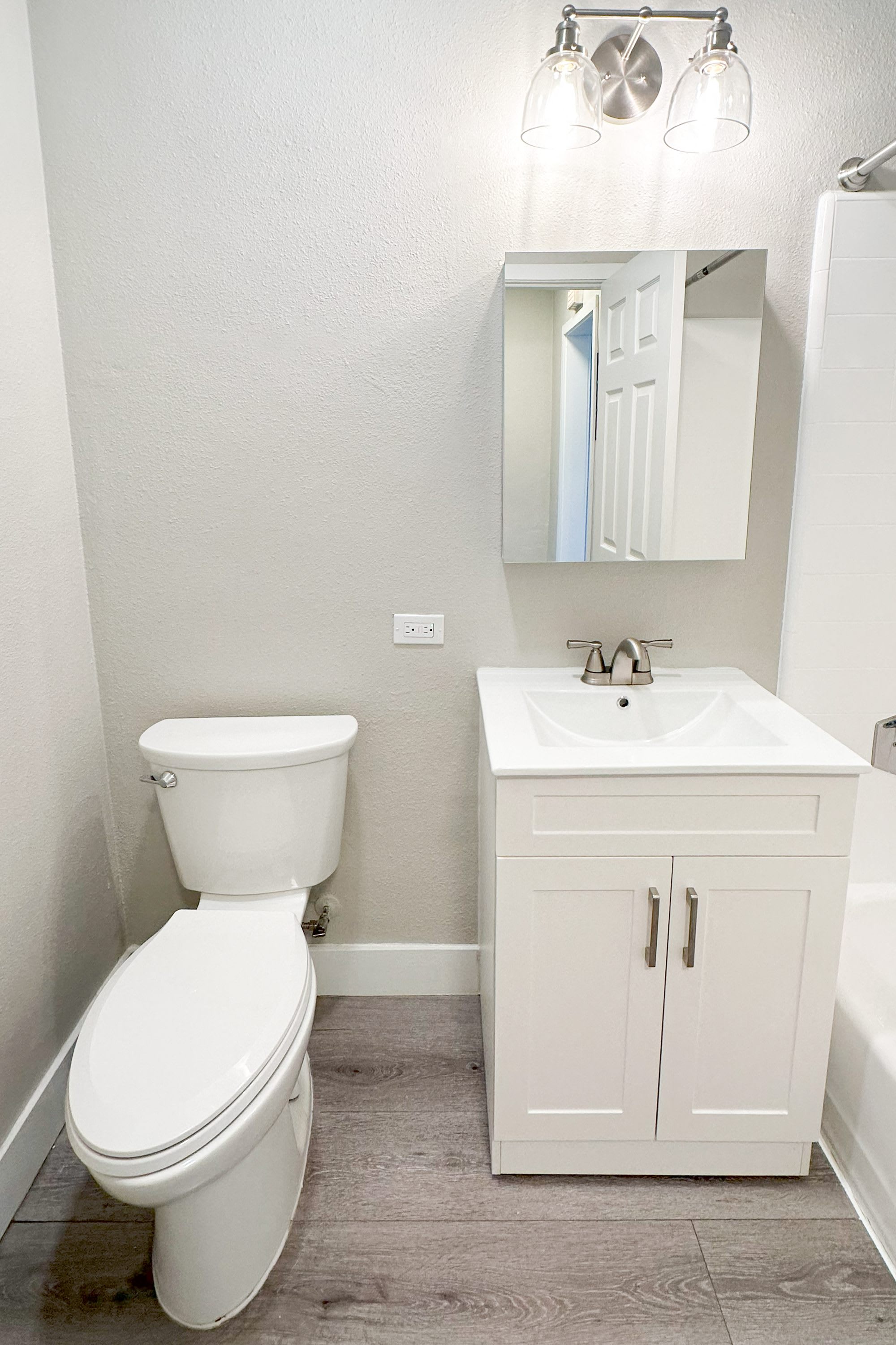 7364 Hollywood Apartments – photo 5