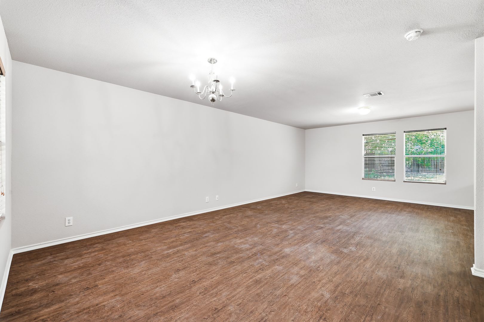***MOVE-IN SPECIAL: TWO WEEKS FREE***Two-Story Home in Vistas of Westcreek with HOA Amenities – photo 3