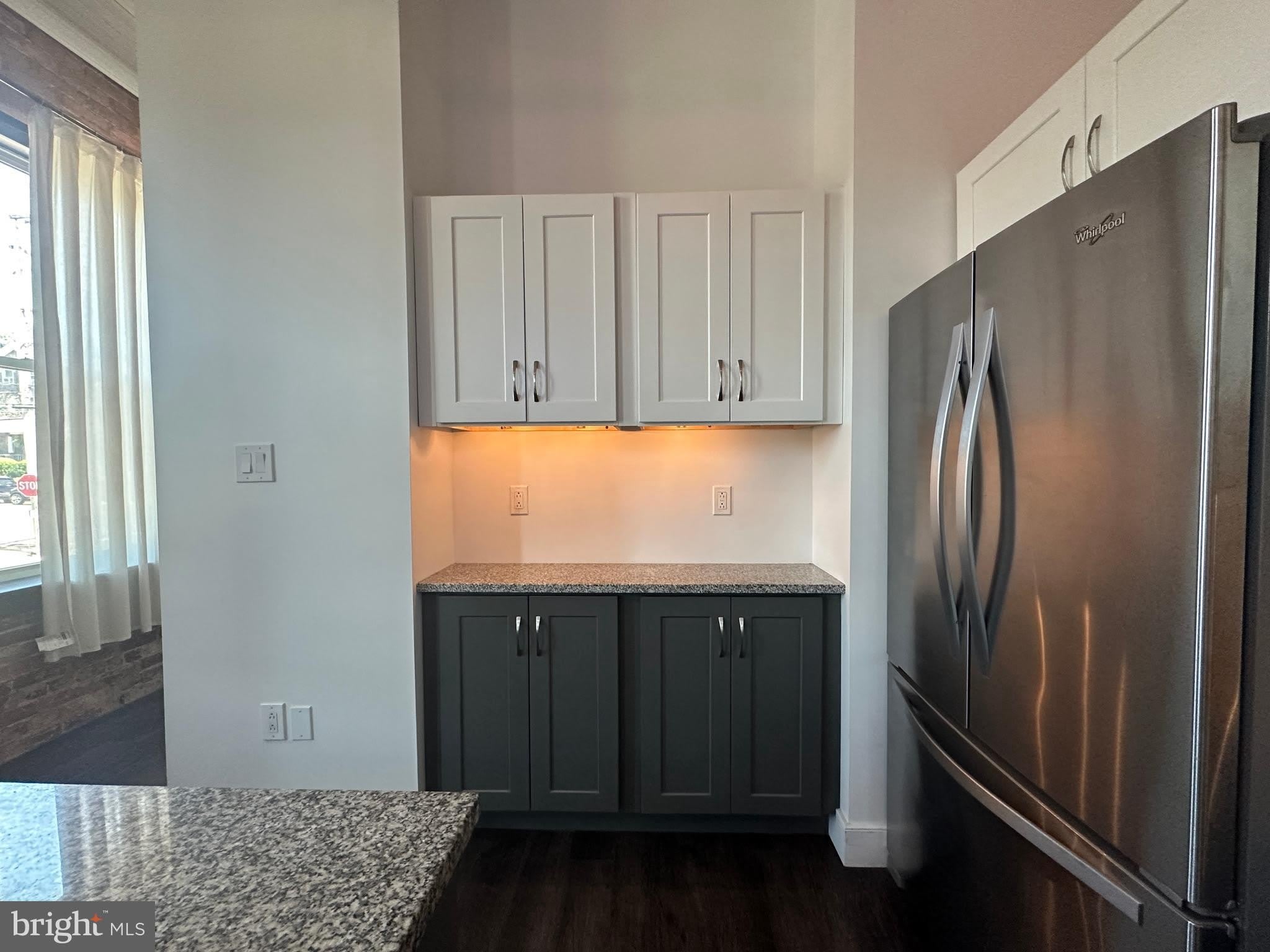 820 W MARKET Street – photo 4