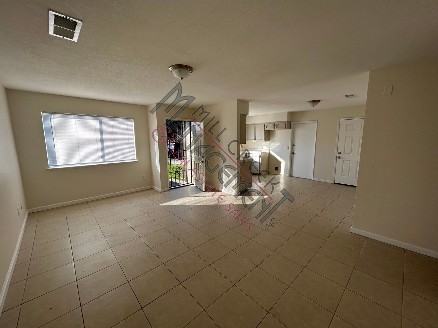 Home in Tulare – photo 3
