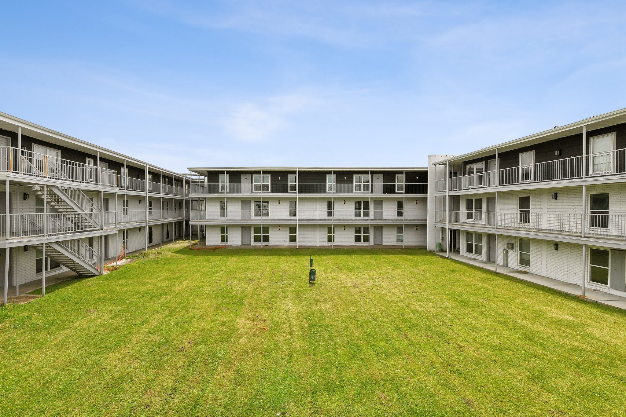 The Leonne Apartments – photo 4
